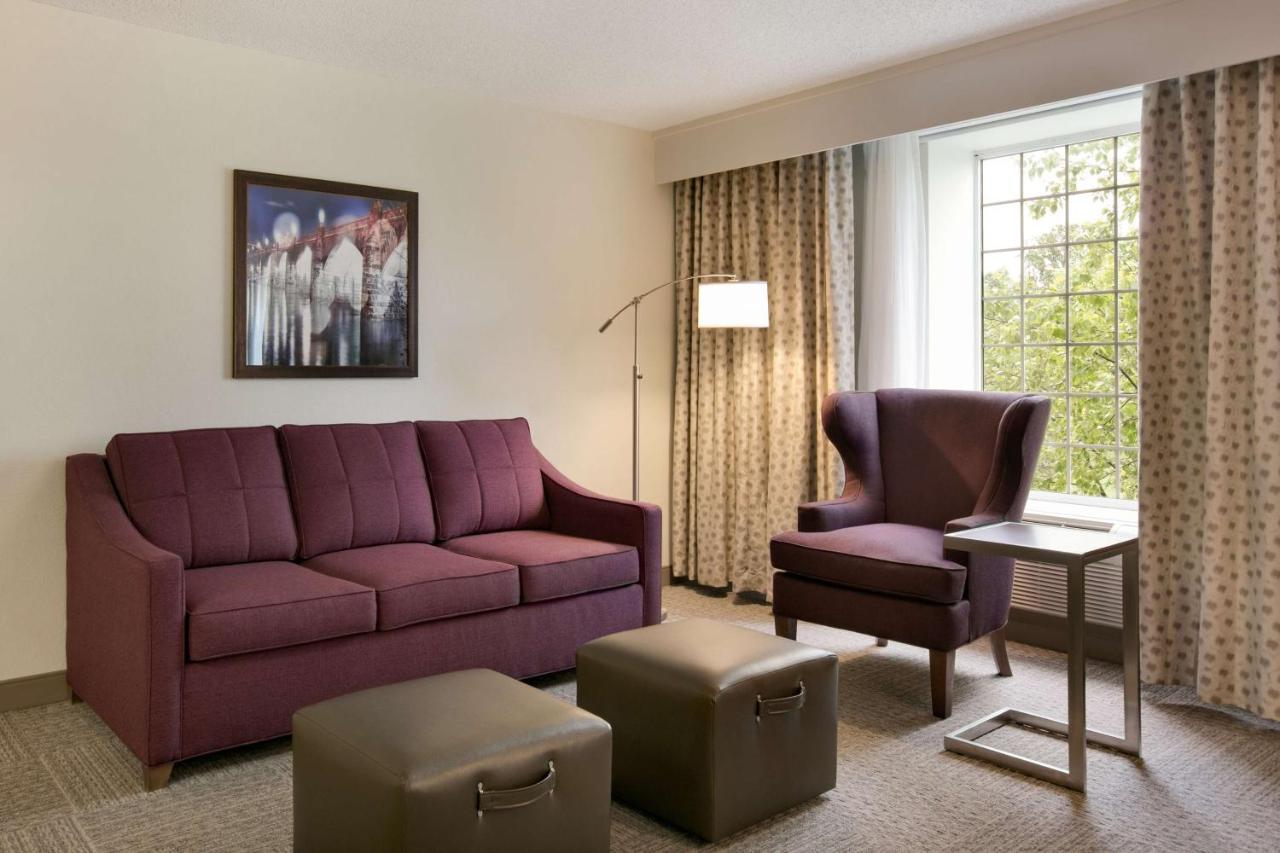 King Suite with Kitchenette - Non-Smoking